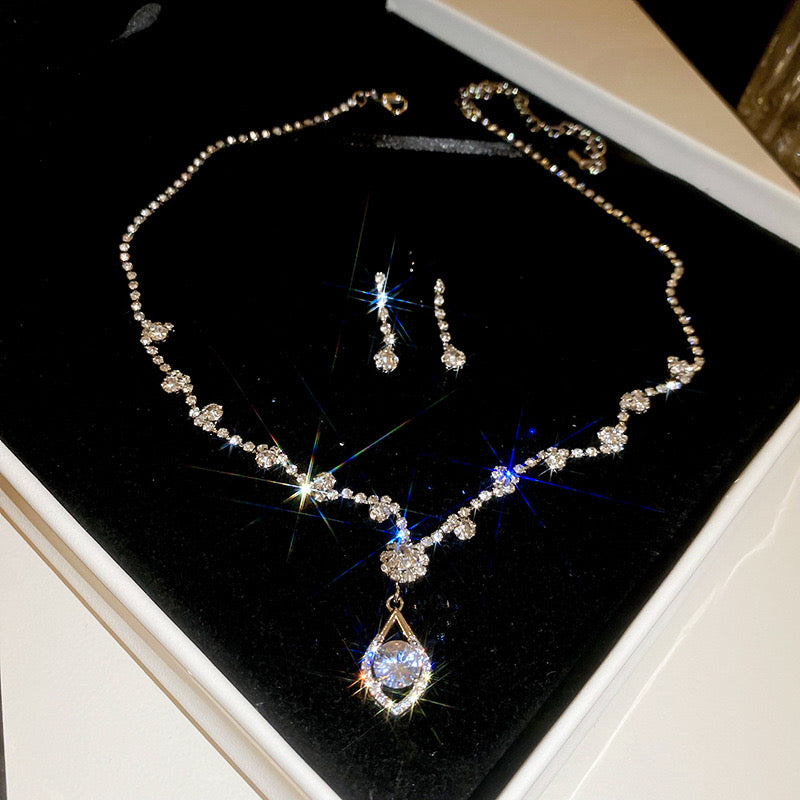 Super Sparkly Necklace and Earring Set