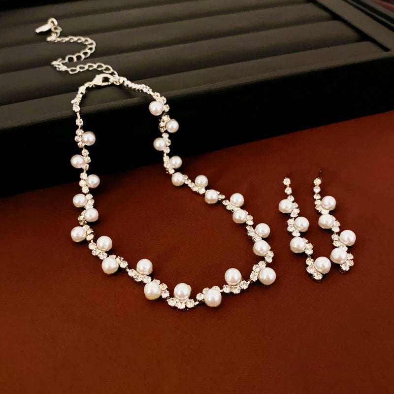 Exquisite Pearl Necklace Set