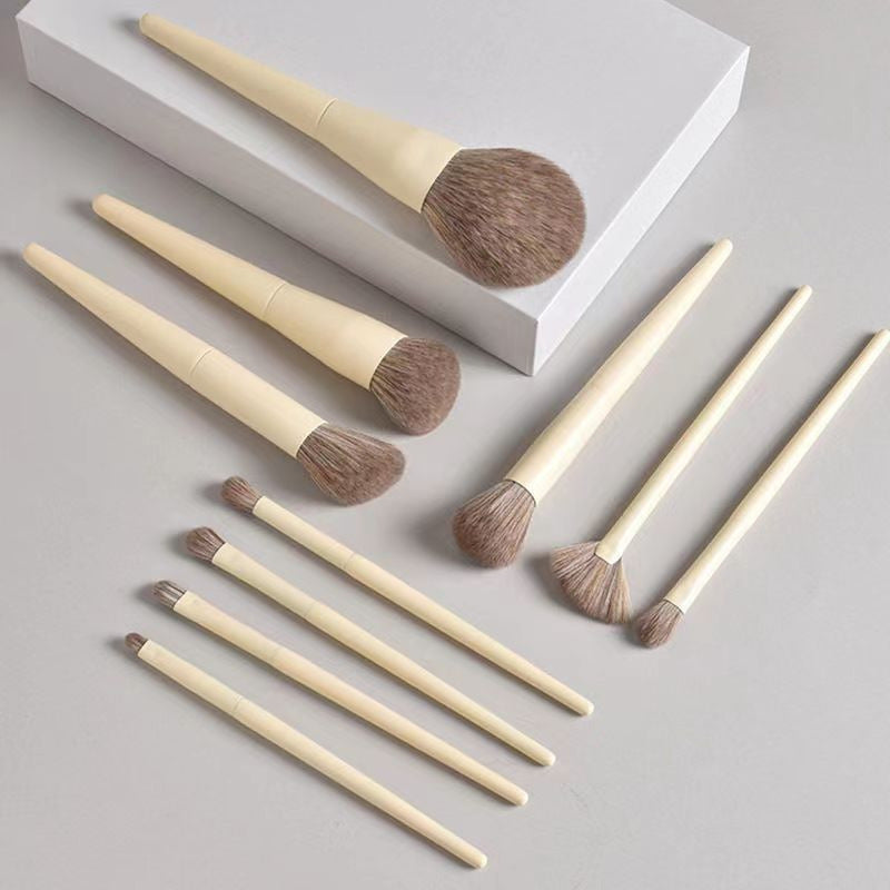 Golden ultra-beautiful makeup brush set