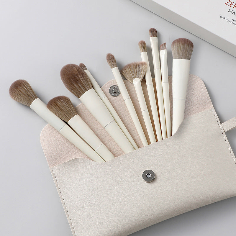 Golden ultra-beautiful makeup brush set