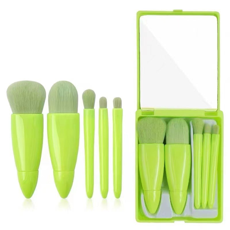 Super cute travel makeup brush set