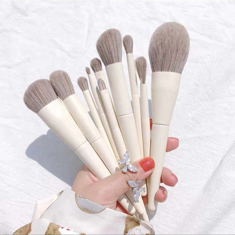 Golden ultra-beautiful makeup brush set